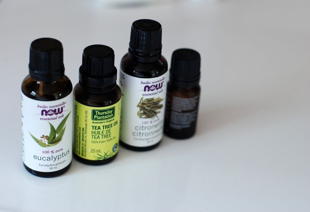 tea tree oil as home remedy of dandruff