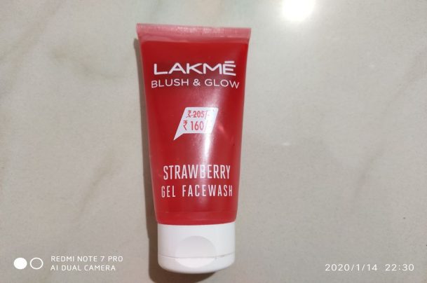 Lakme Blush and Glow Straberry face wash review