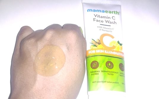 Mama earth vitamic C Face wash